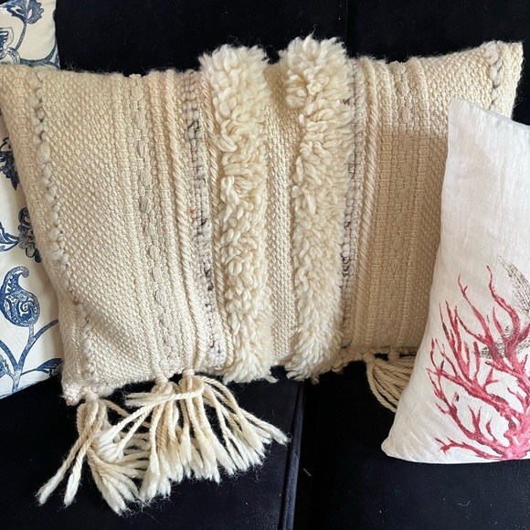 Textured Decorative Pillow 23”x16” Fibers natural cream & Tassels *Wool Blend - Picture 5 of 11